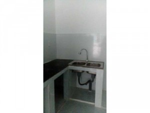Nhà nhỏ. dt12m. có lầu suốt. 1 phòng ngủ.