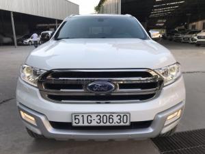 Bán Ford Everest Titanium 2.2AT màu trắng camay số tự động 6 cấp máy dầu 1 cầu nhập Thái Lan 2016