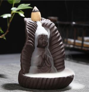 Thác khói trầm hương tượng Phật Thích Ca
