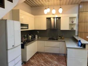 Bán gấp nhà Cự Lộc kinh doanh 45m2 mt 4m có thương lượng