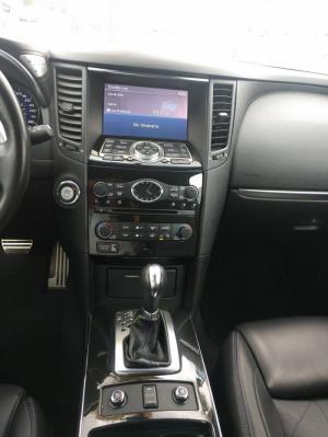Cần tiền bán gấp xe Infiniti qx70 2016 .Xe màu bạc