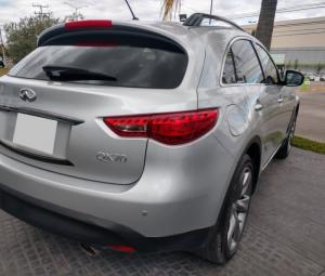 Cần tiền bán gấp xe Infiniti qx70 2016 .Xe màu bạc