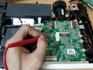 Phân phối linh kiện LCD, chip, bóng đèn,.. máy chiếu