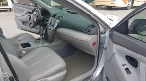 Toyota Camry GL 2.4 màu bạc xe nhập khẩu