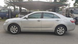 Toyota Camry GL 2.4 màu bạc xe nhập khẩu