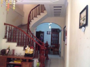 Bán nhà 4,5 tầng hướng đông nam ô tô đỗ cửa, thị trấn Trạm Trôi, Hoài Đức