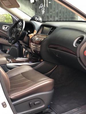 Gia đình cần bán xe Infiniti qx60 đăng ký 2015, số tự động, bản full option màu trắng