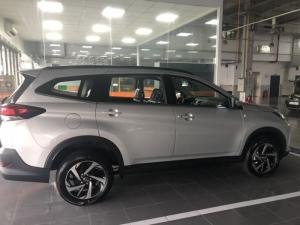 Toyota Rush 1.5s 7 Chõ Màu Bạc Giao Ngay