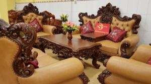 Bộ sofa bọc da bò nhập khẩu gỗ tốt