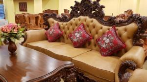 Bộ sofa bọc da bò nhập khẩu gỗ tốt