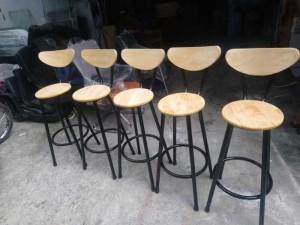 Ghế gỗ chân cao kinh doanh quán bar