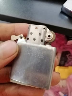 Bán zippo cổ 1957 chưa qua sử dụng.bàn giá tặng