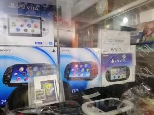 Bán ps vita slim 2000 máy đẹp như mới, bảo hành 1 đổi 1