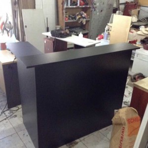 Quầy gỗ tính tiền màu đen giá rẻ
