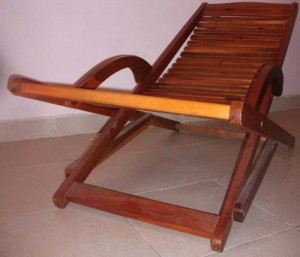 Gường nằm thư giãn bằng gỗ