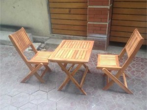 Bàn ghế gỗ xếp ngoài trời