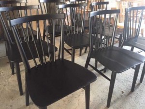 Cần thanh lý gấp lô ghế gỗ màu đen