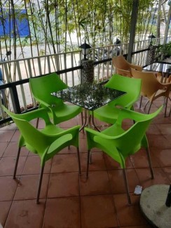 Bộ bàn ghế nhựa màu xanh kinh doanh cafe