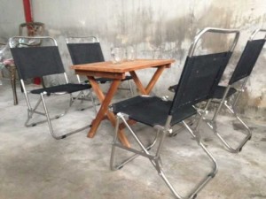 Thanh lý 4 ghế xếp 1 bàn xếp cafe gỗ