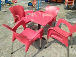 Thanh lý bộ bàn ghế nhựa nữ hoàng giá rẻ tại tphcm