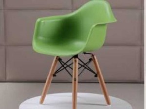 Bán ghế nhựa màu xanh lá cây