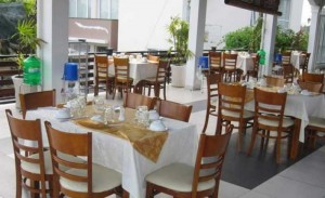 Bàn ghế gỗ kinh doanh khách sạn