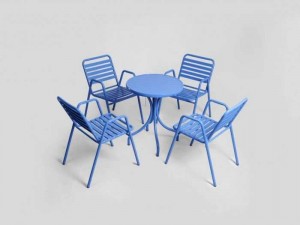 Cần bán bán bộ bàn ghế sắt màu xanh dương