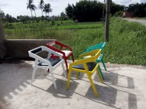 Ghế gỗ bọc nệm đủ màu ngoài trời