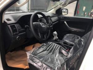 Ford Ranger XLS 2.2 AT màu trắng
