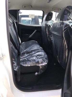 Ford Ranger XLS 2.2 AT màu trắng