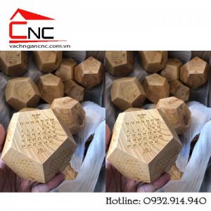 Mẫu lịch gỗ lục giác để bàn quà tặng ngày tết