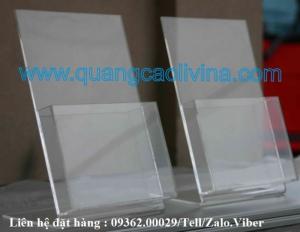 chuyên sản xuất kệ đựng tờ rơi đẹp