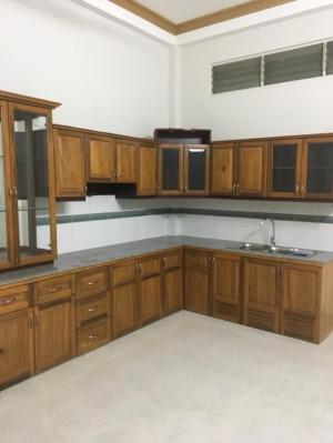cần tiền bán gấp nhà mt đường Trần Hưng Đạo tt eakar, 12x 32