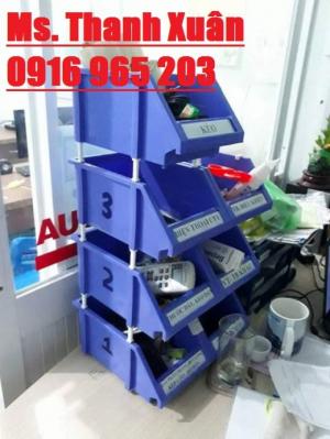 kệ đựng phụ tùng xe máy