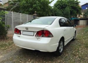 Cần bán xe Honda Civic 1.8at 2007 màu trắng zin như xe kiểng
