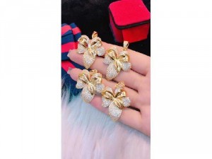 Mặt Dây Chuyền 2