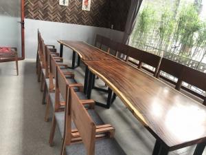 Bàn gỗ Me tây nguyên tấm