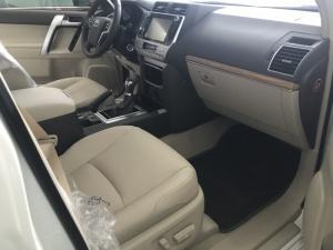 Bán Toyota Land Cruise Prado VX 2019,màu trắng,xe và giấy tờ giao ngay