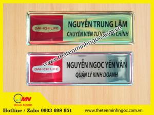 Thẻ tên đeo áo giá sỉ