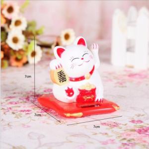 Mèo vẫy thần tài dùng pin năng lượng mặt trời