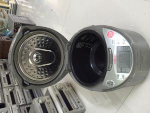 Nồi cơm điện Mitsubishi NJ-HM10 NHẬT