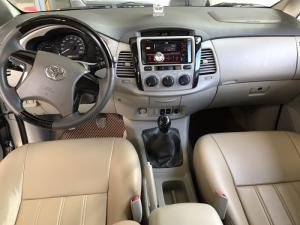 Bán Toyota INNOVA 2.0E màu bạc số sàn sản xuất 2015 biển tỉnh đi kỹ