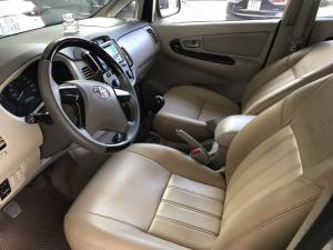 Bán Toyota INNOVA 2.0E màu bạc số sàn sản xuất 2015 biển tỉnh đi kỹ