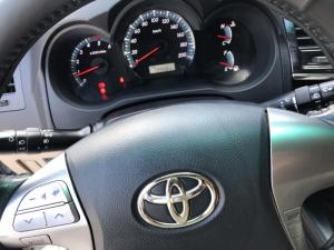 Bán Toyota Fortuner G 2.5MT màu bạc số sàn máy dầu sản xuất 2016 chạy 79000km