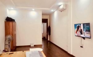Nhà ngõ 105 Xuân La 46mX5t,MT 4m, giá 7,1 tỷ.