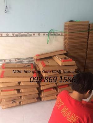 Khay heo quay tặng quà ngày 7-8/1/2019