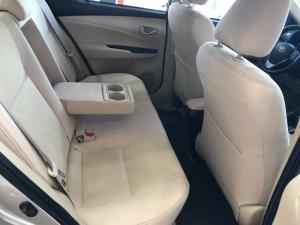 VIOS 1.5E CVT MÀU NÂU VÀNG 5 CHỖ