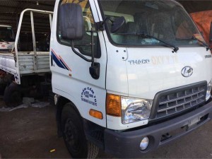Xe tải thaco hyundai hd650 thùng lửng gắn cẩu unic 340 có chân sau
