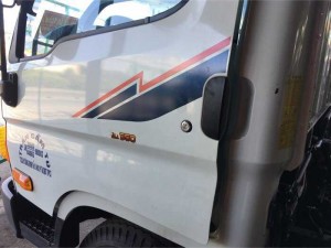 Xe tải thaco hyundai hd650 thùng lửng gắn cẩu unic 340 có chân sau
