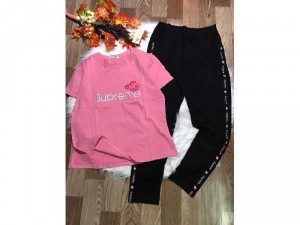 Bộ Supreme Xẻ Tà Quần Viền Chữ